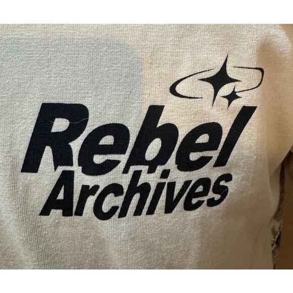 Rebel Vengeance Angel Graphic Shirt NWT Cream Black Print Size Medium - Picture 2 of 5